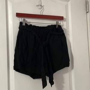 black flowey shorts with belt
